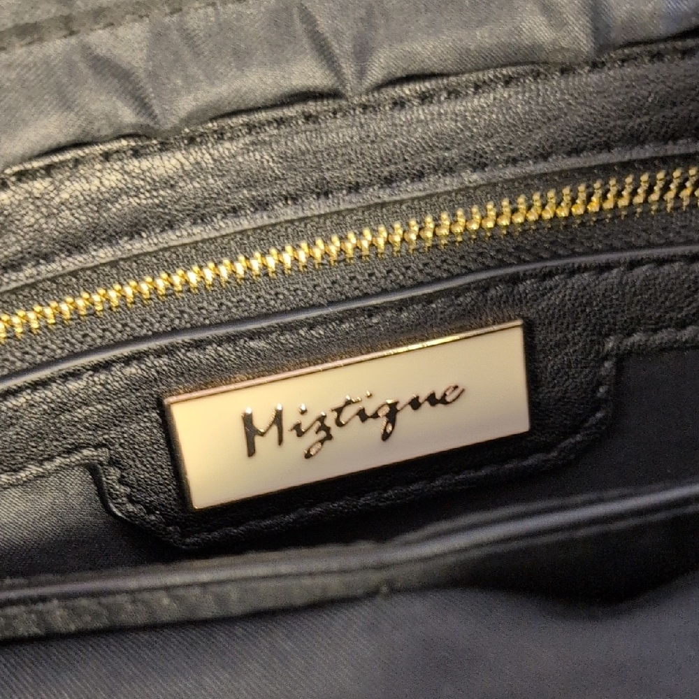 Mystique Boutique Black Crossbody Bag - Picture 2 of 8
